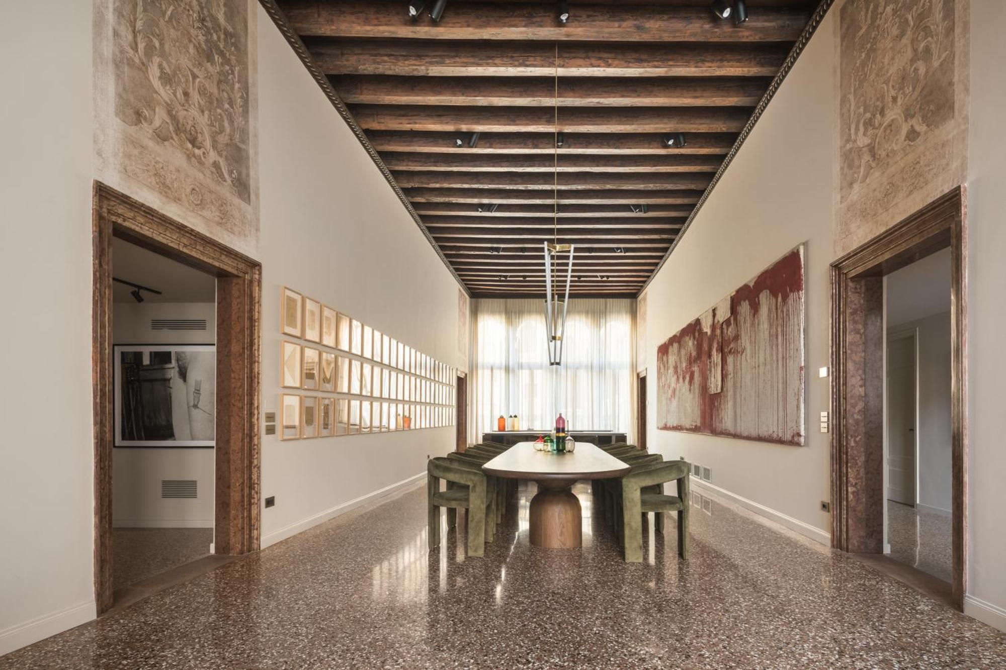Noble Floor Art R&r * Venice